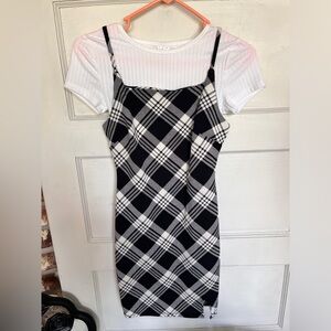 No Boundaries Juniors’ plaid dress and Ribbed T-shirt two piece